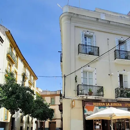 Budget And Cute With Balcony Center Apartman Sevilla