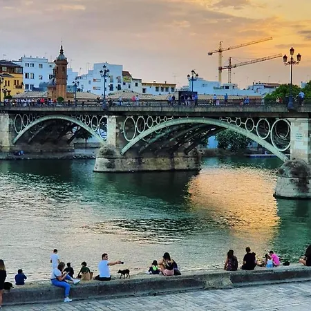 Budget And Cute With Balcony Center * Sevilla