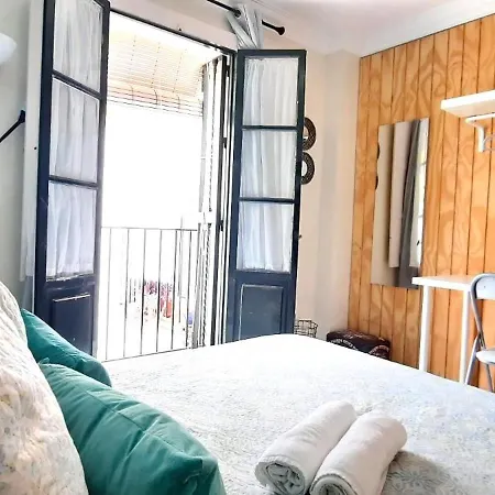 Budget And Cute With Balcony Center Sevilla
