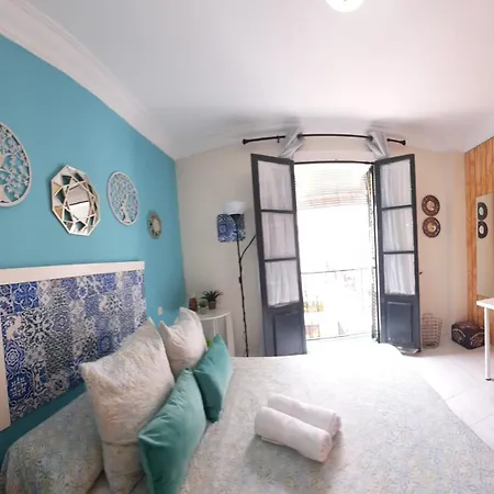 Apartman Budget And Cute With Balcony Center