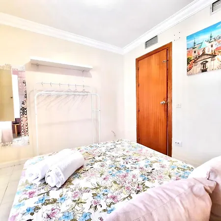 Budget And Cute With Balcony Center * Sevilla