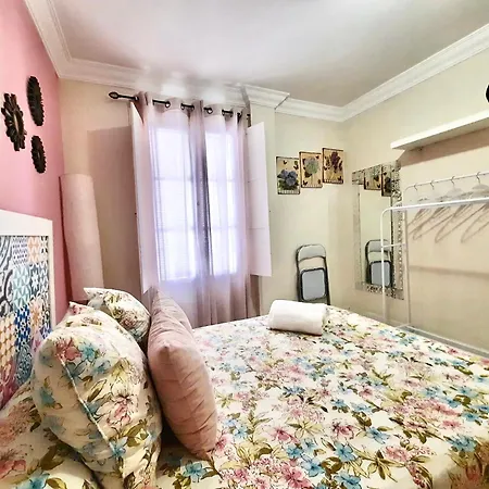 Budget And Cute With Balcony Center Apartman *