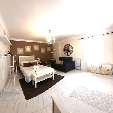 Budget And Cute With Balcony Center דירה