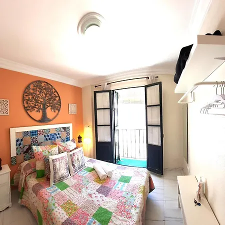 דירה Budget And Cute With Balcony Center