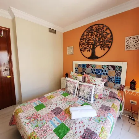 Budget And Cute With Balcony Center * סביליה