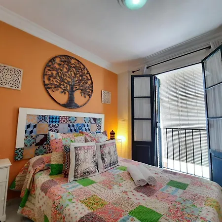 Budget And Cute With Balcony Center Apartman *