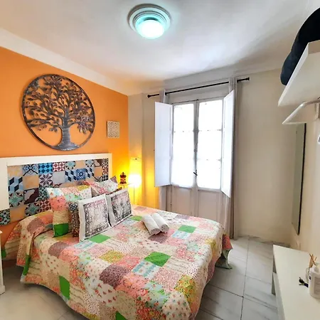 Budget And Cute With Balcony Center *