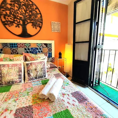 Budget And Cute With Balcony Center *