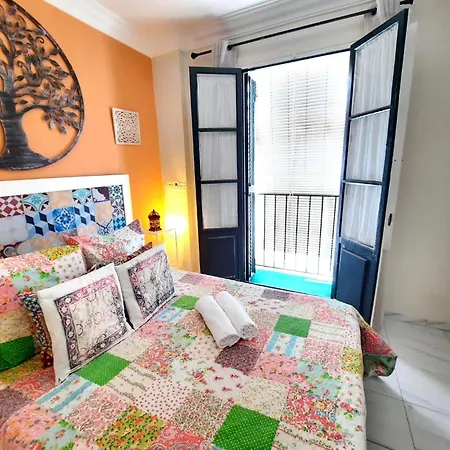 Budget And Cute With Balcony Center *
